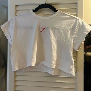 GYMSHARK cropped workout tee